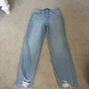 Hollister Ultra High Rise Mom jean